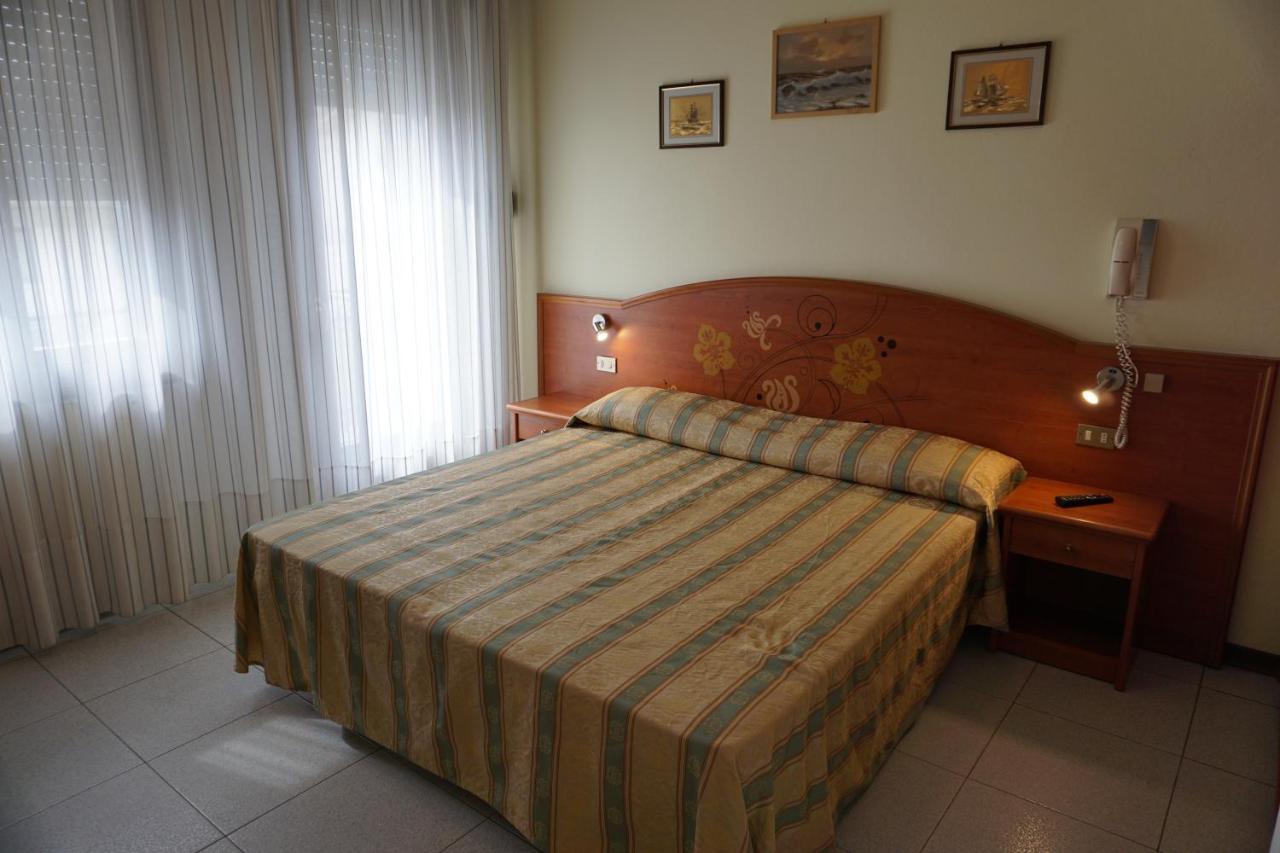 Hotel Ideal Sottomarina Esterno foto