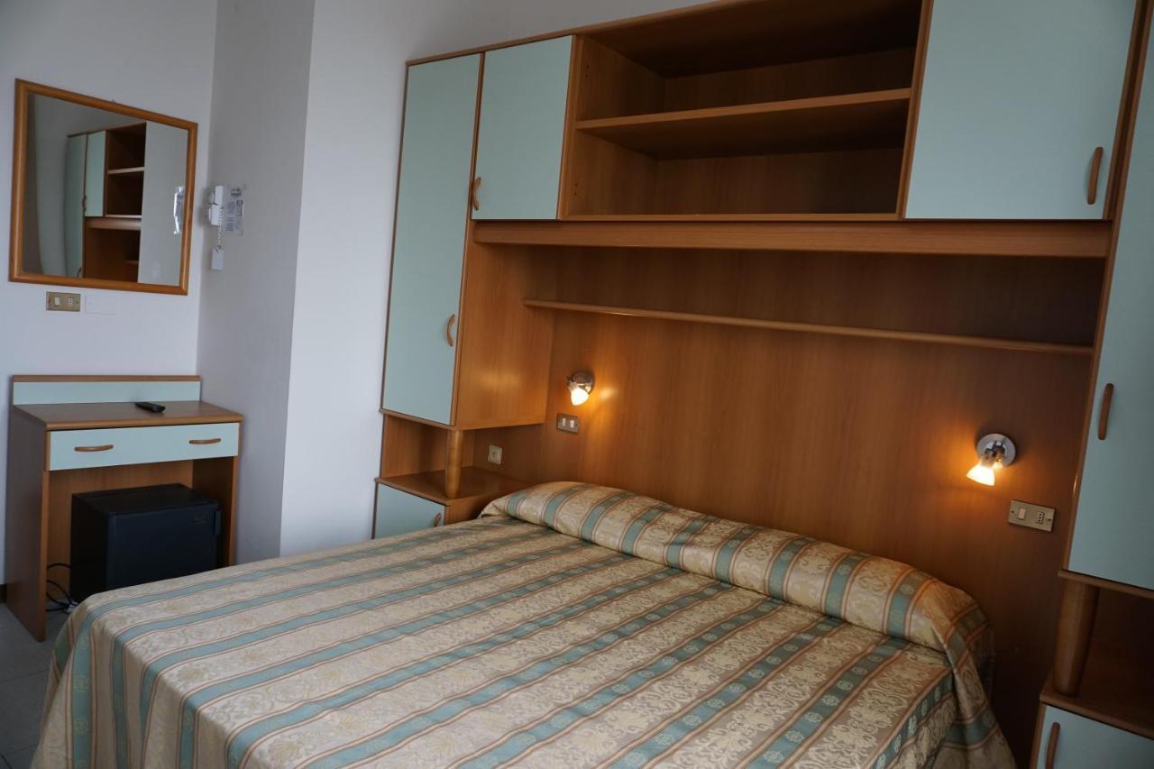 Hotel Ideal Sottomarina Esterno foto