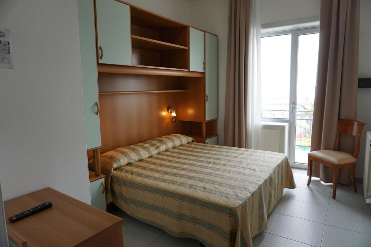 Hotel Ideal Sottomarina Esterno foto
