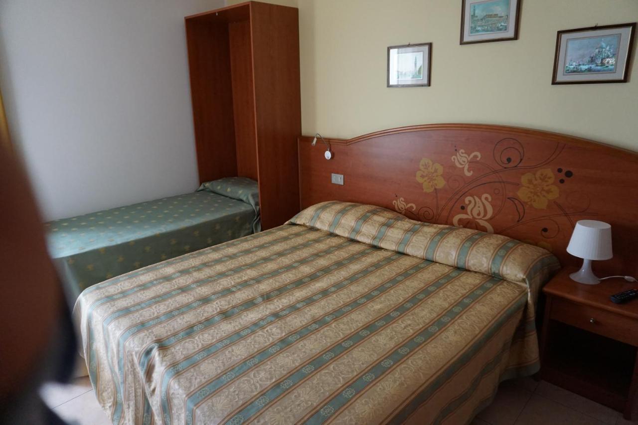 Hotel Ideal Sottomarina Esterno foto