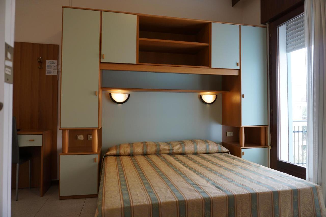 Hotel Ideal Sottomarina Esterno foto