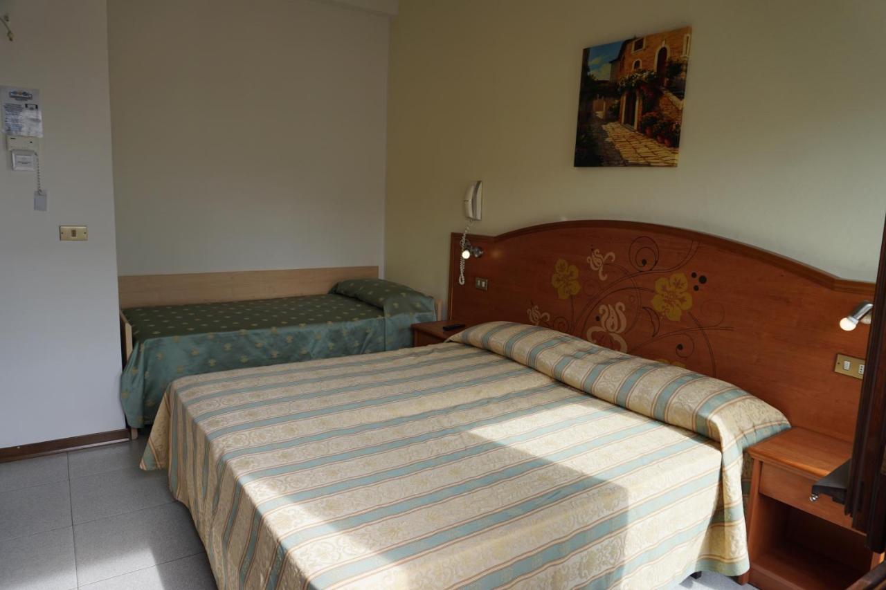 Hotel Ideal Sottomarina Esterno foto