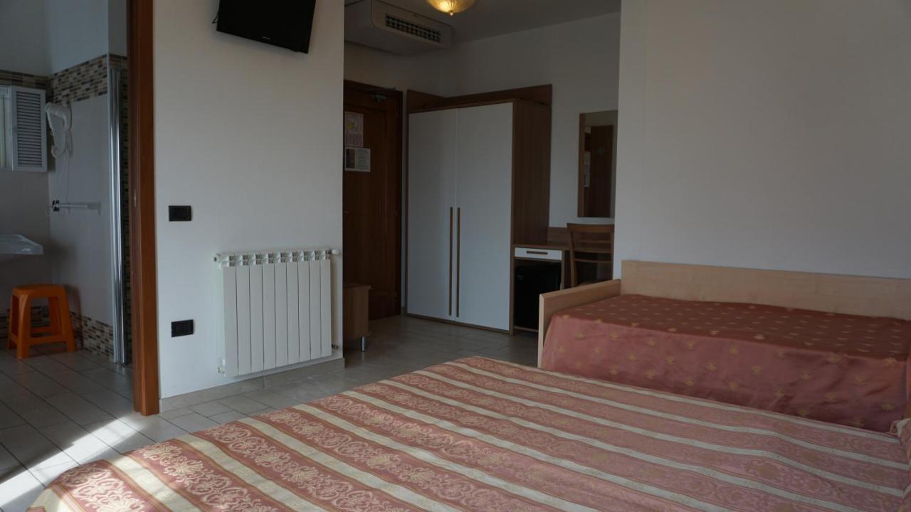 Hotel Ideal Sottomarina Esterno foto