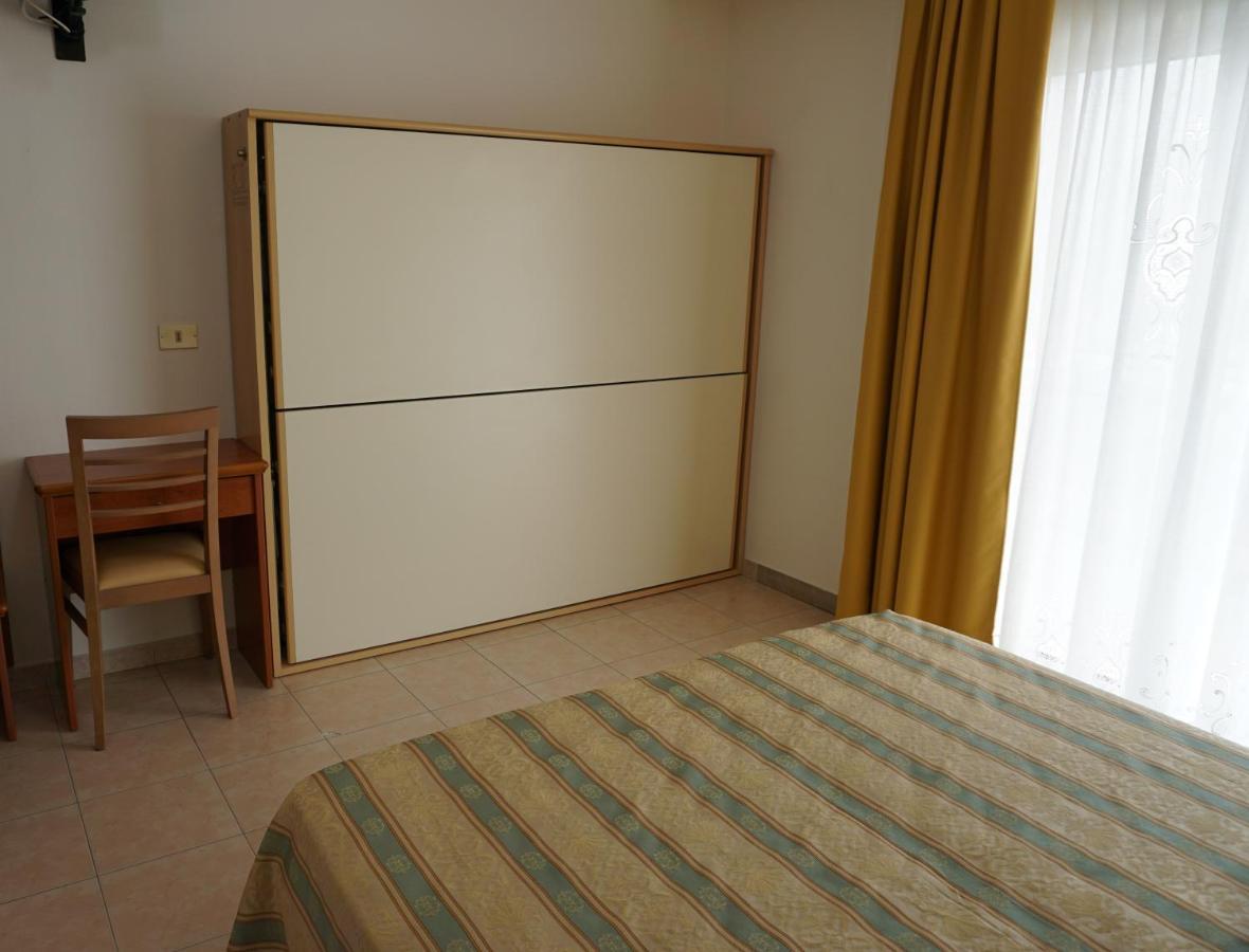Hotel Ideal Sottomarina Esterno foto