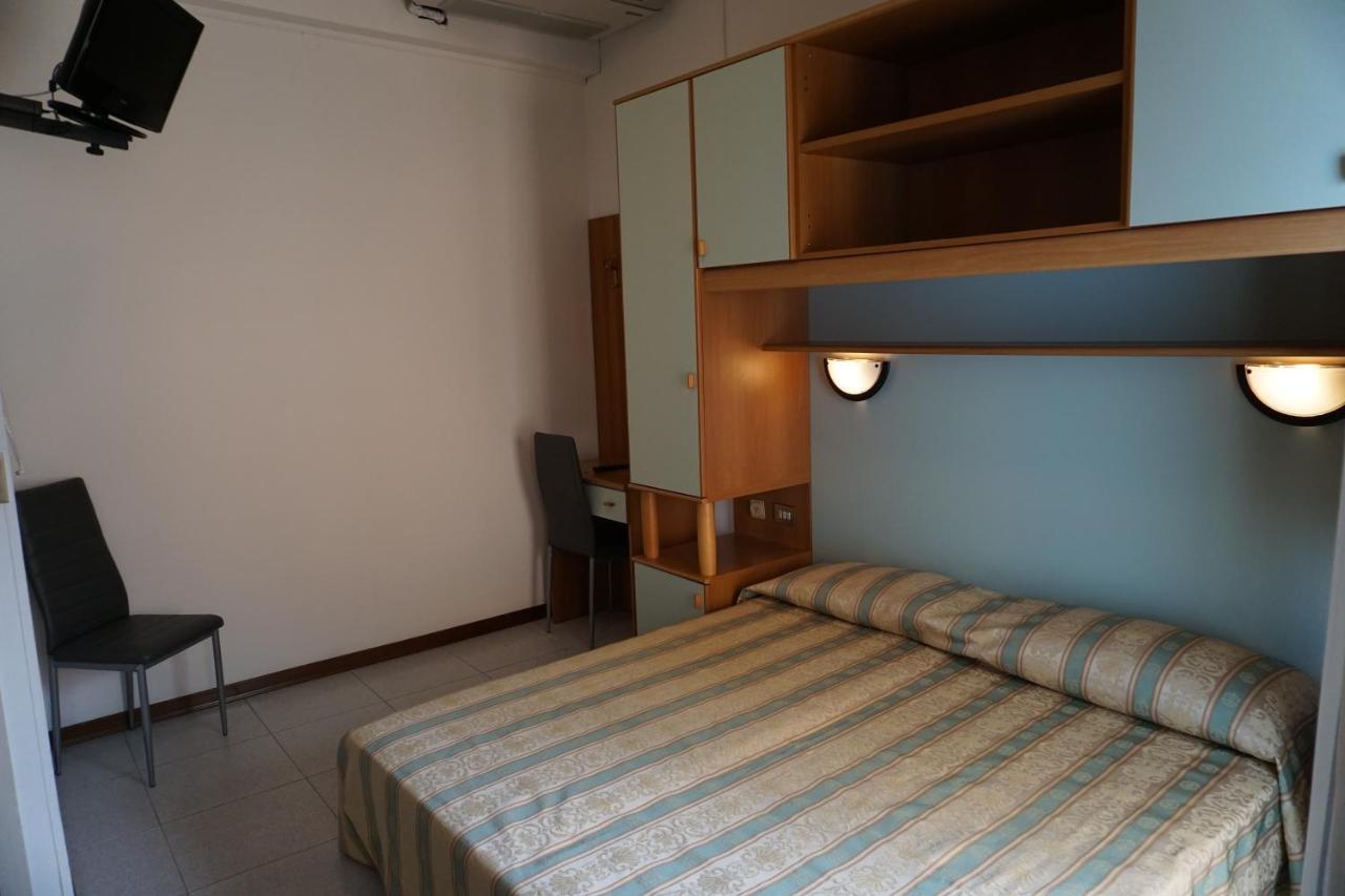 Hotel Ideal Sottomarina Esterno foto