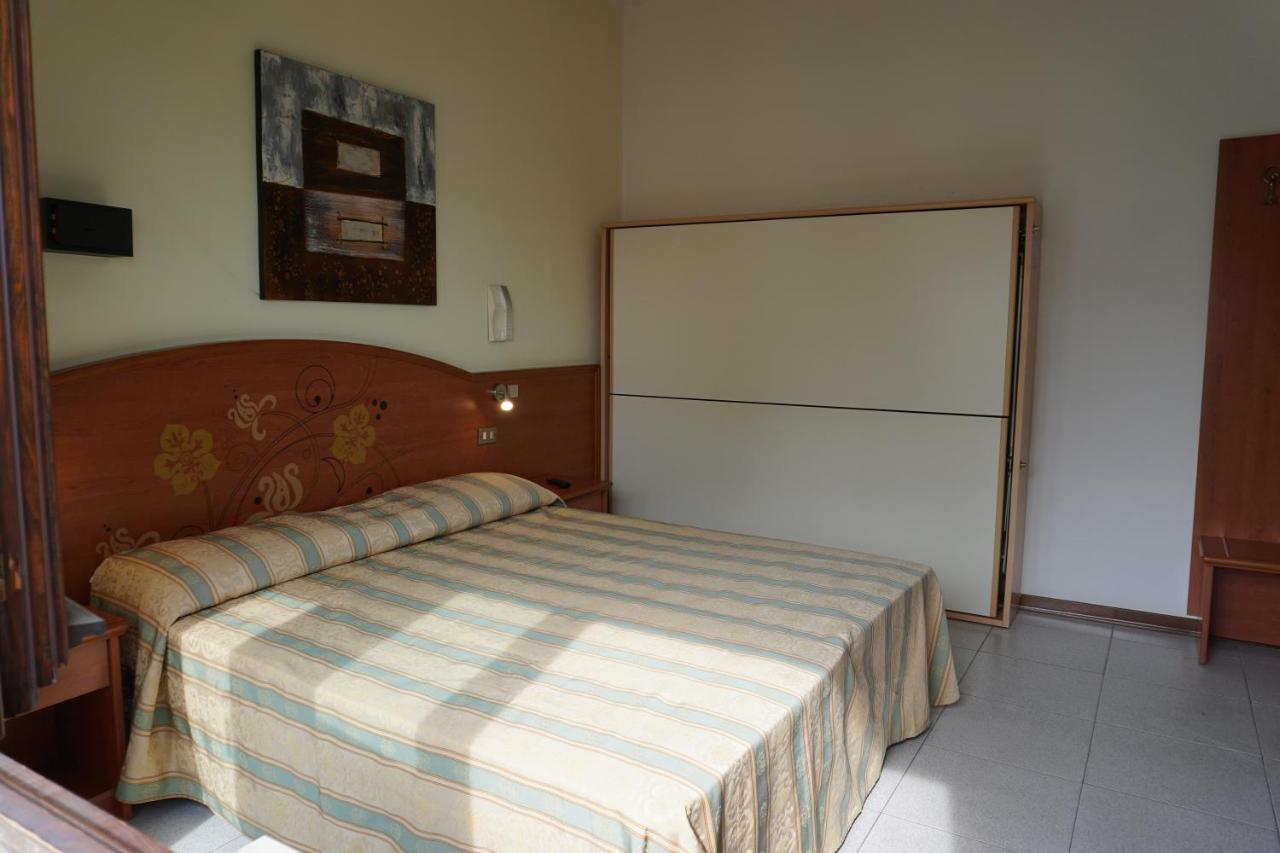 Hotel Ideal Sottomarina Esterno foto