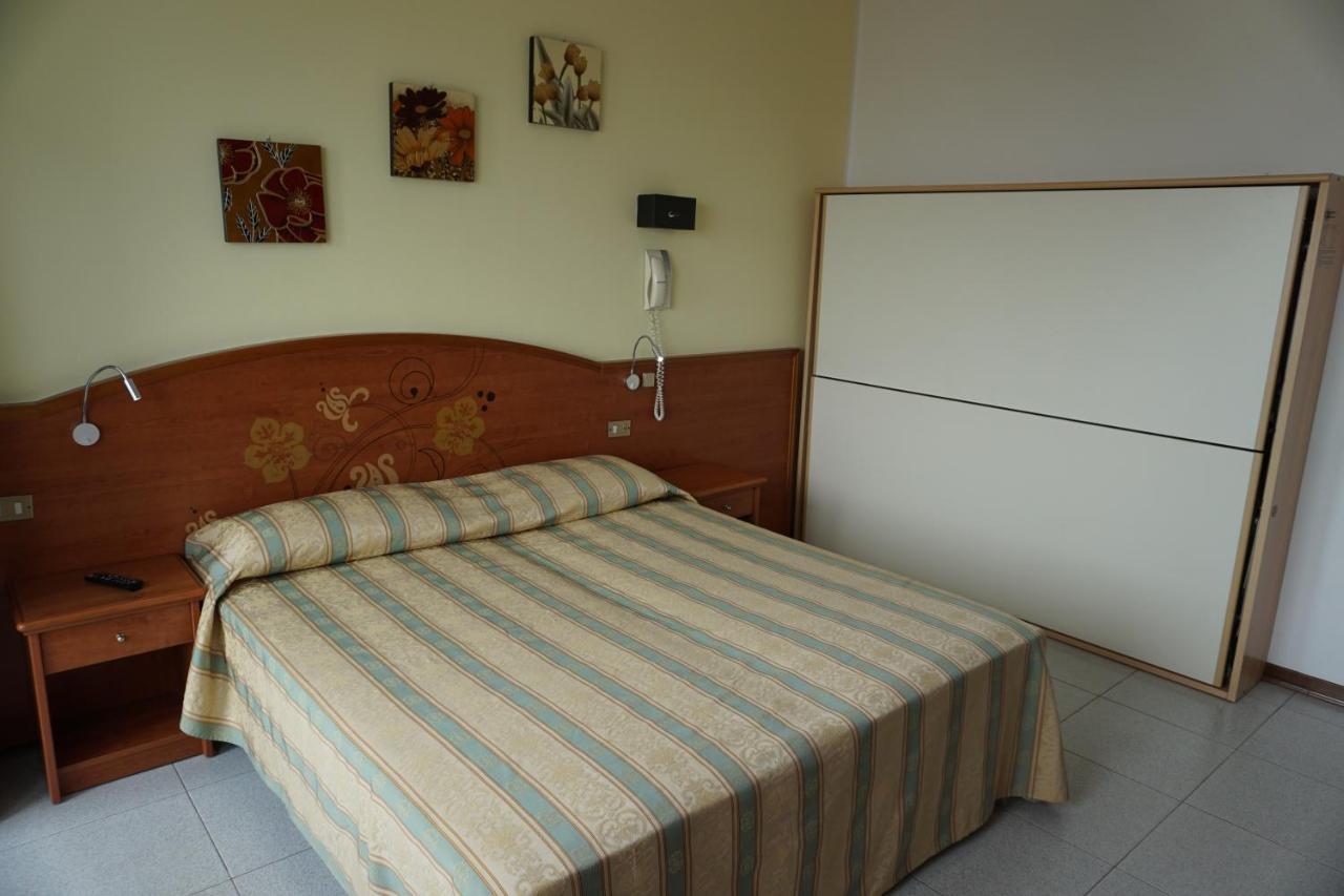 Hotel Ideal Sottomarina Esterno foto