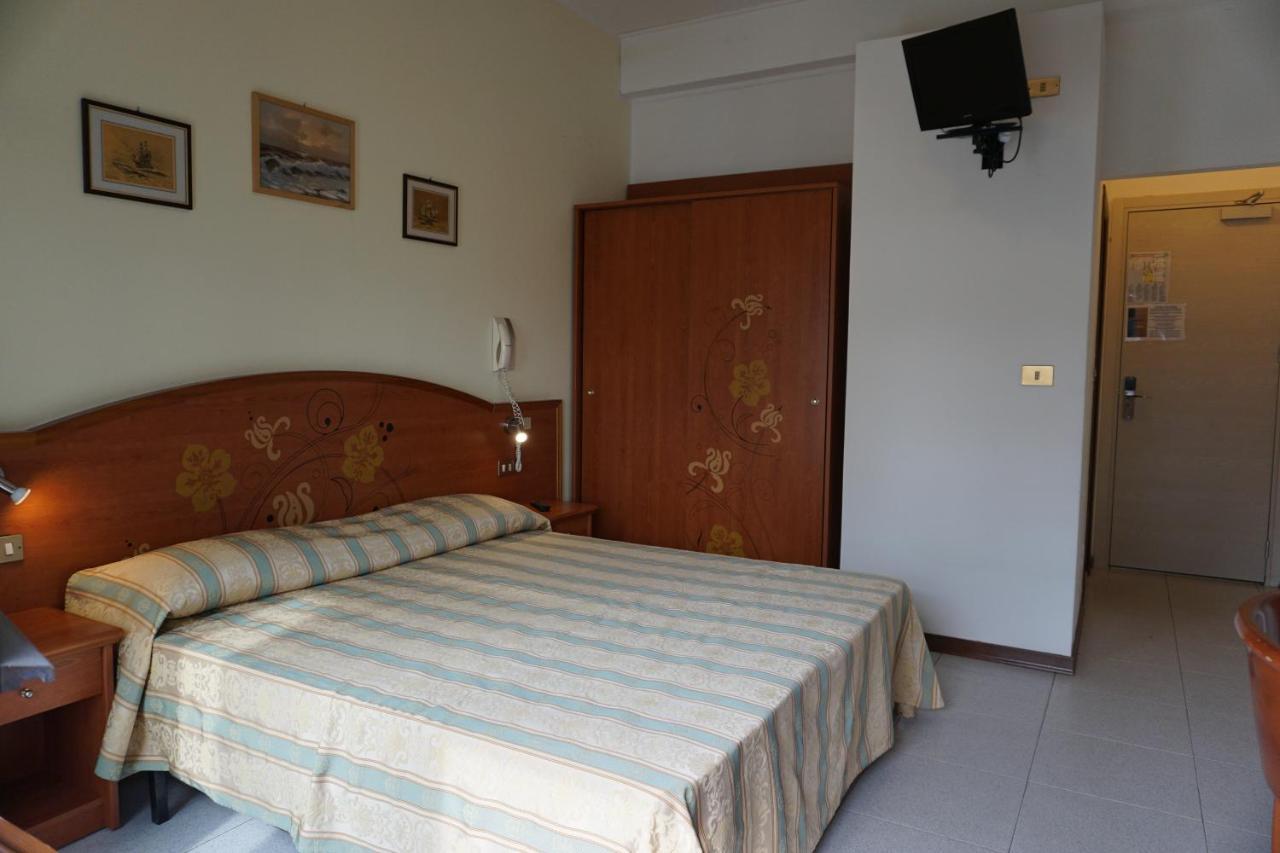 Hotel Ideal Sottomarina Esterno foto