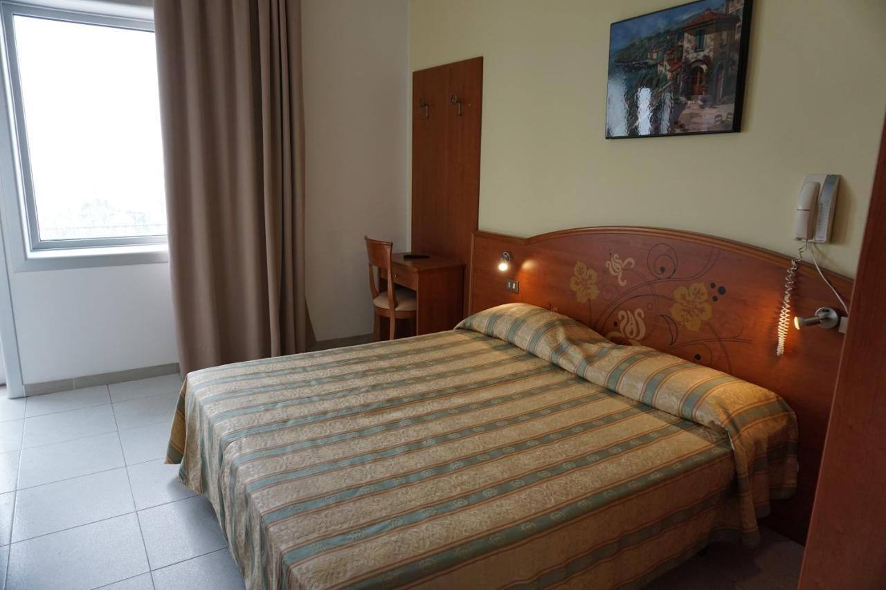 Hotel Ideal Sottomarina Esterno foto