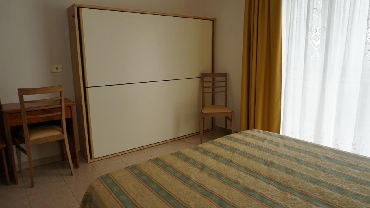 Hotel Ideal Sottomarina Esterno foto