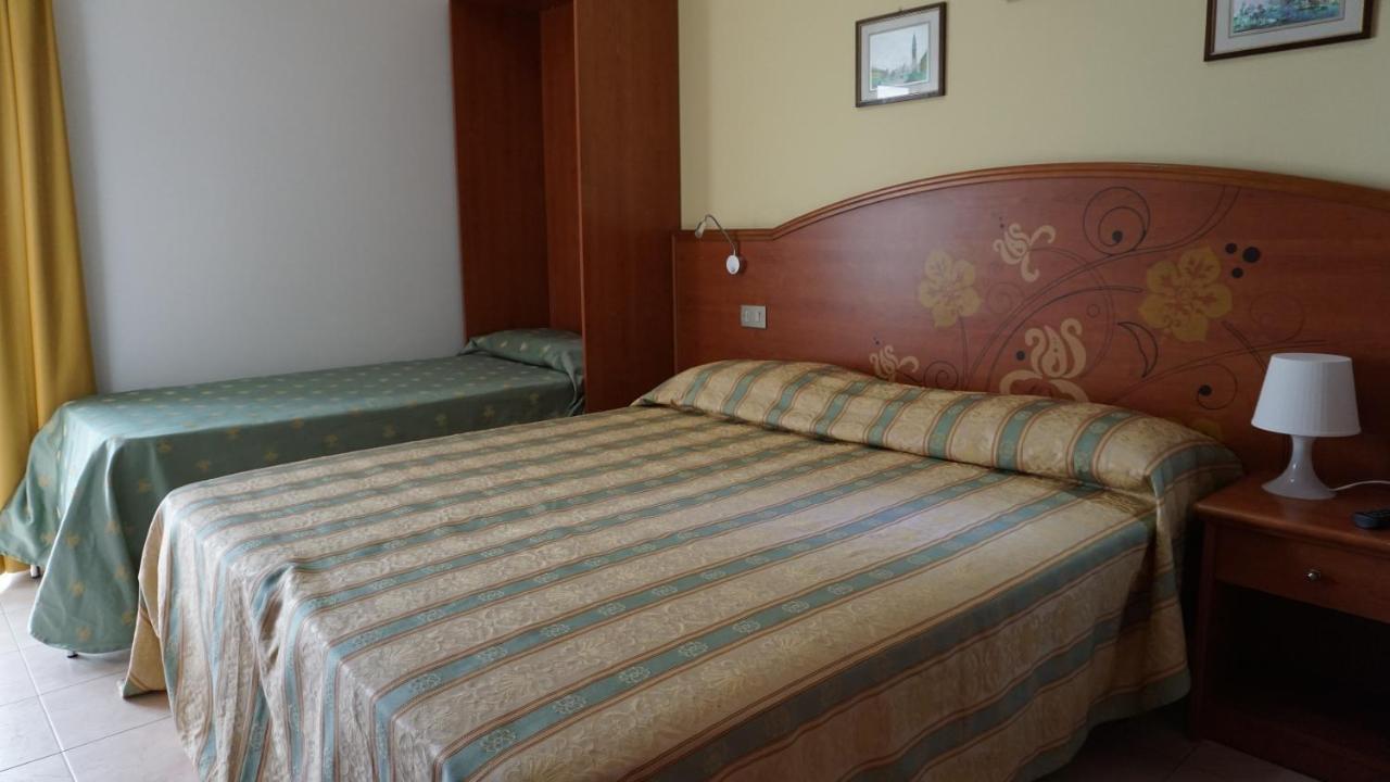 Hotel Ideal Sottomarina Esterno foto