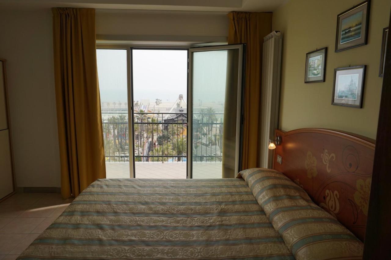 Hotel Ideal Sottomarina Esterno foto