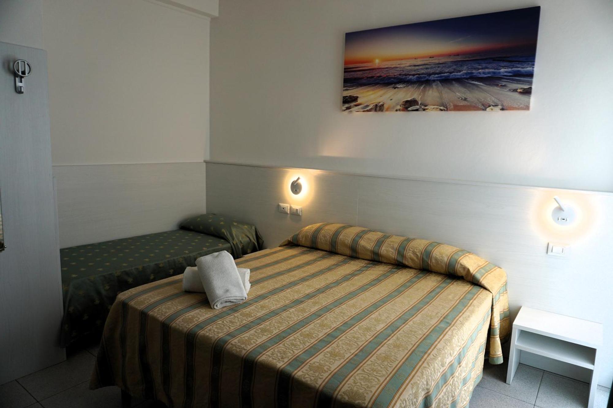 Hotel Ideal Sottomarina Esterno foto