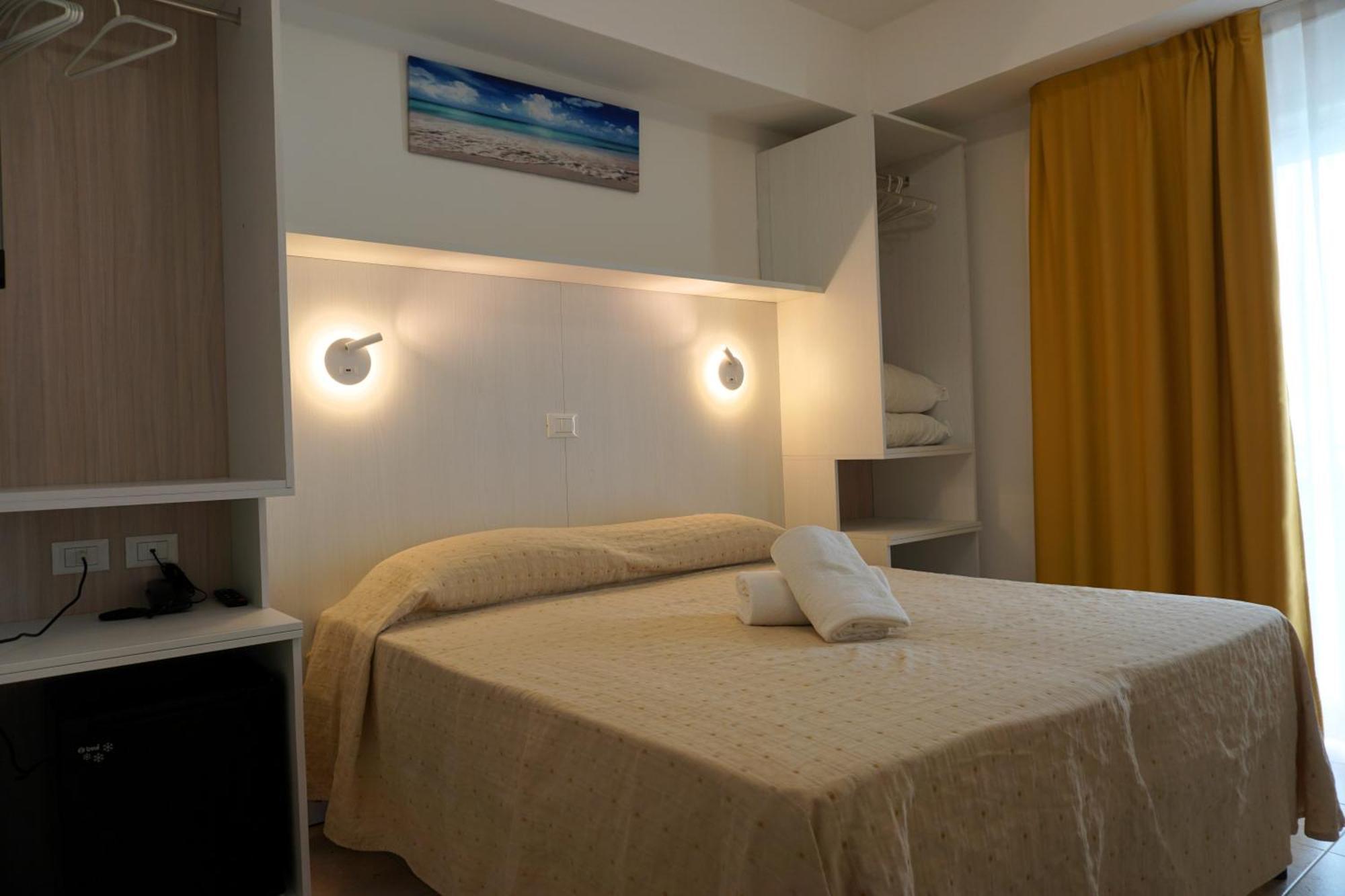 Hotel Ideal Sottomarina Esterno foto