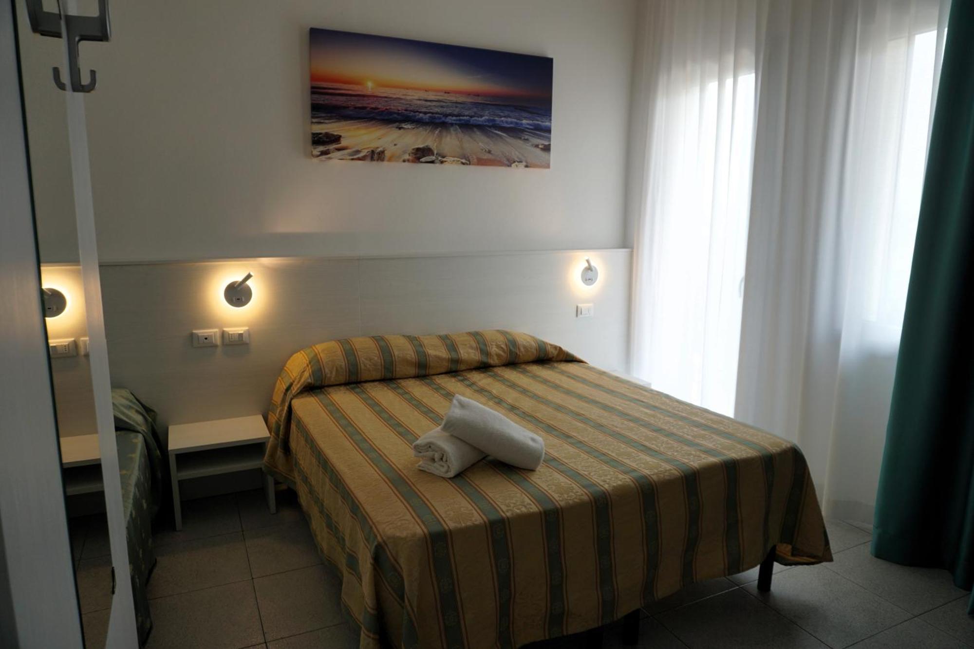 Hotel Ideal Sottomarina Esterno foto