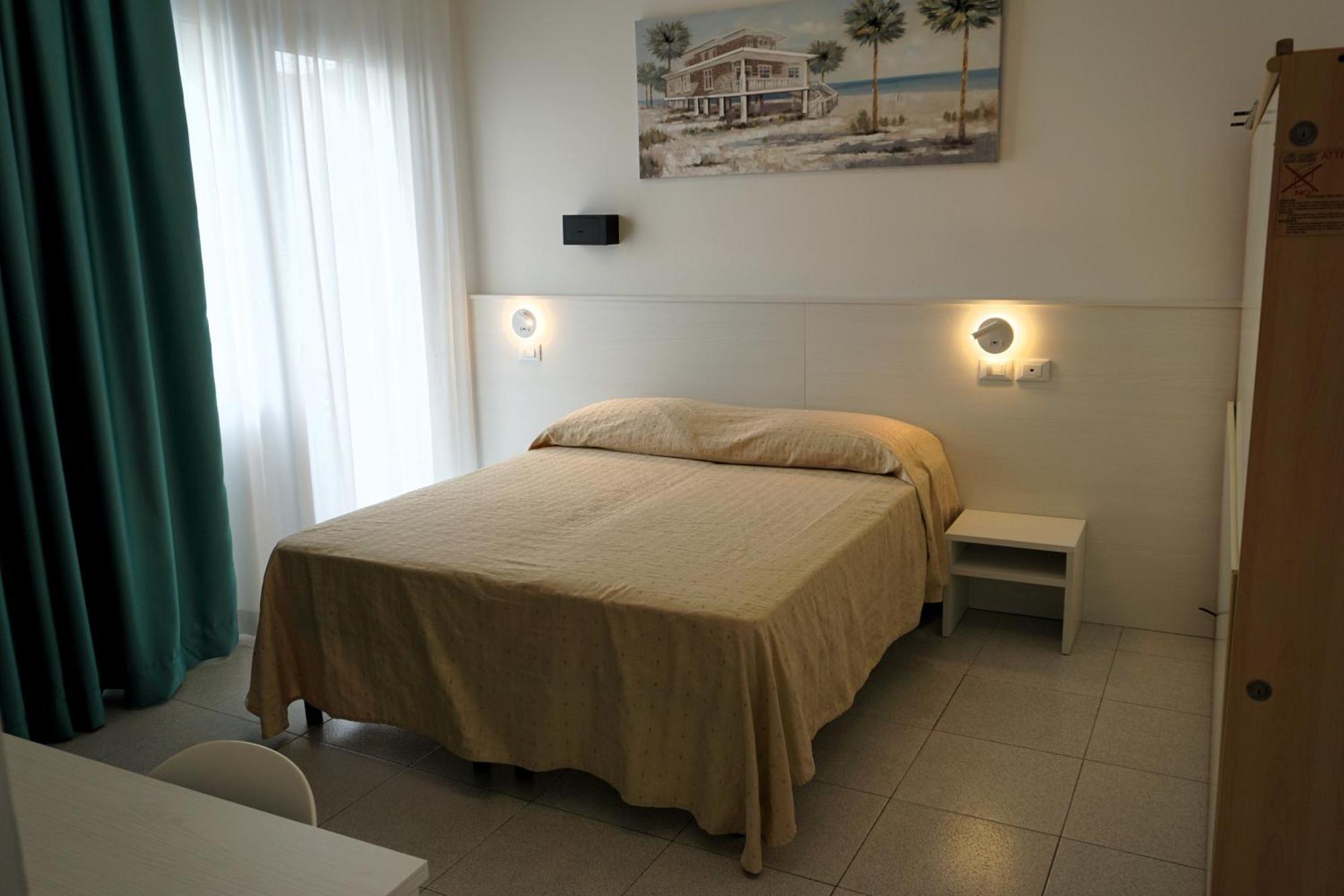 Hotel Ideal Sottomarina Esterno foto