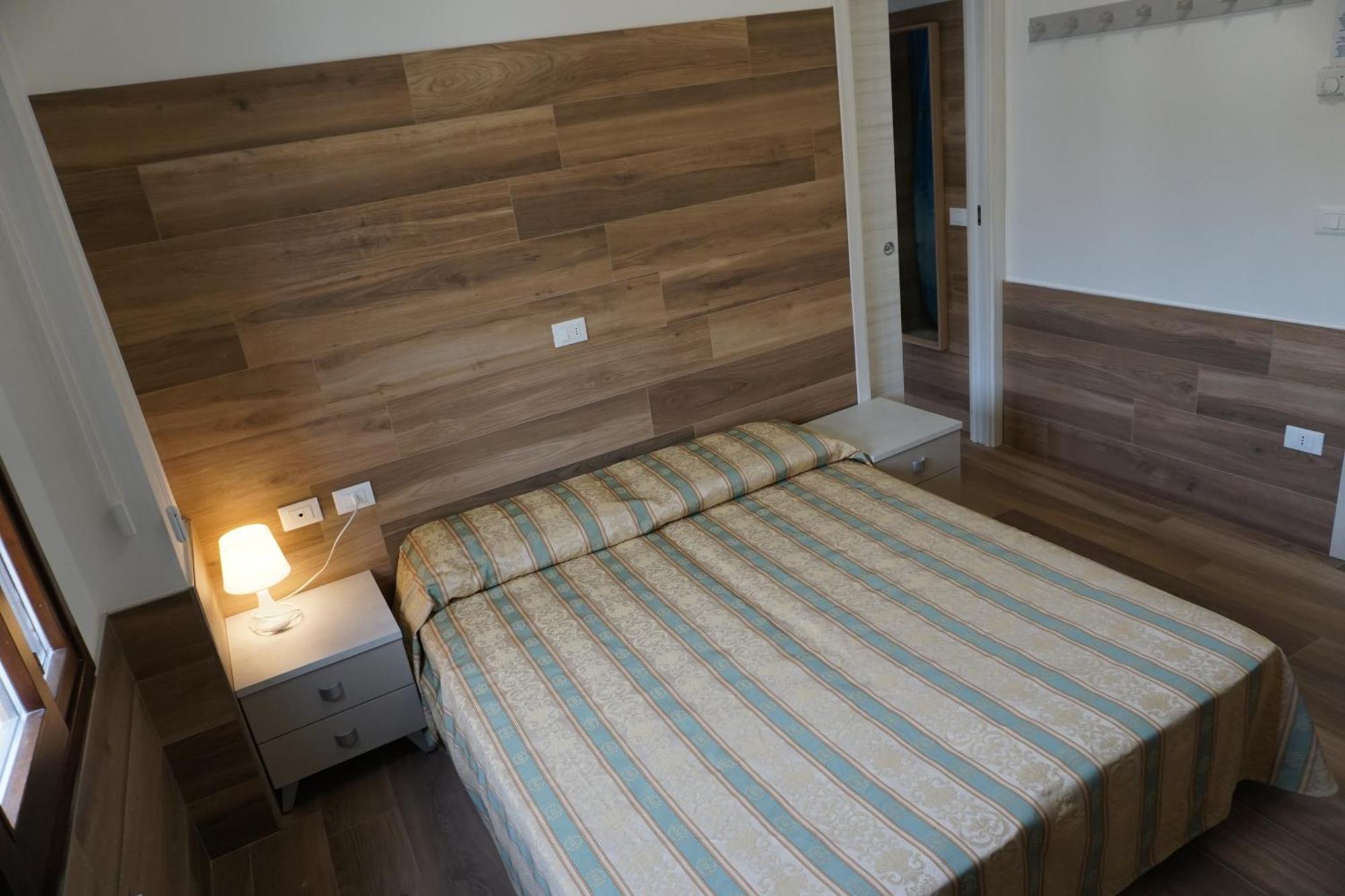 Hotel Ideal Sottomarina Esterno foto